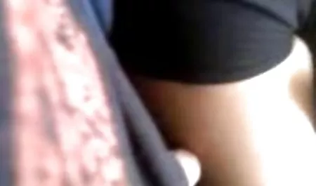 与年轻人的成熟室外性