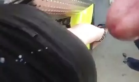 金发碧眼的英国房地产经纪