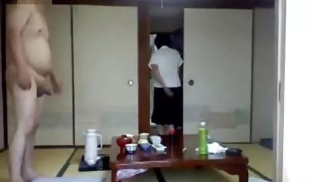 两个大屁股苏菲迪和凯莉神圣的肛门喷